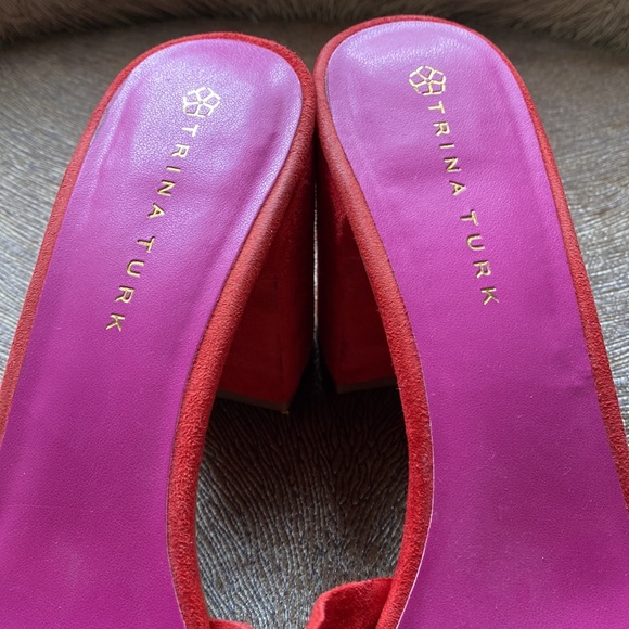 Red Suede Sandals Gold Buckle Trina Turk Size 10 - Picture 4 of 6